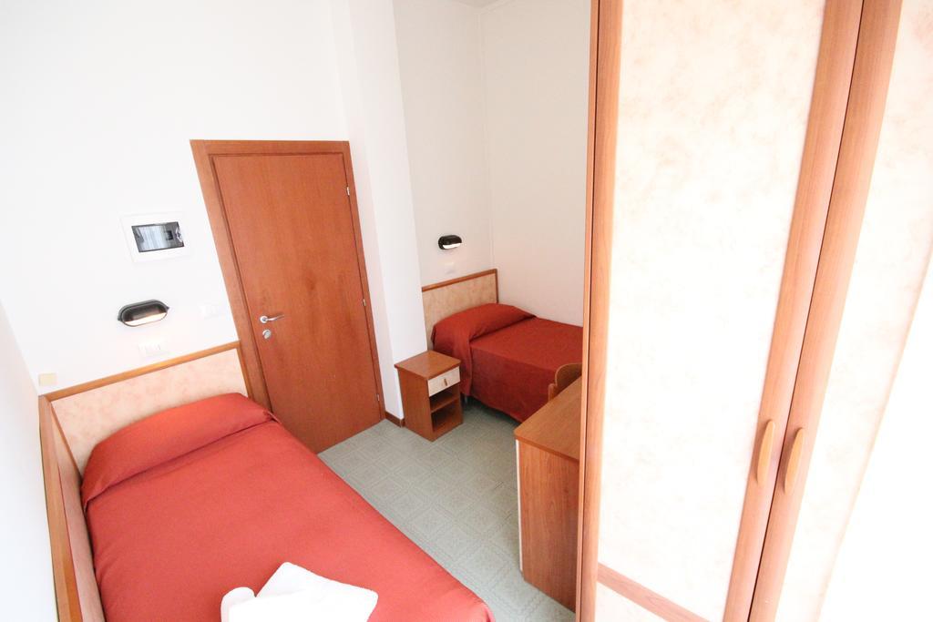 Hotel Merkury Torre Pedrera Номер фото