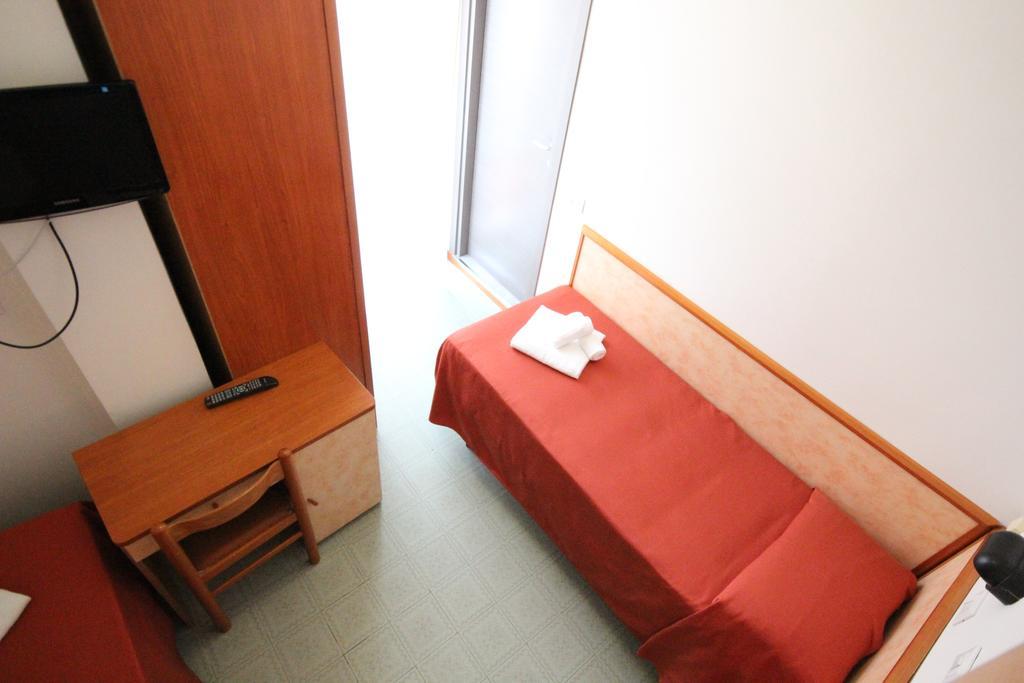 Hotel Merkury Torre Pedrera Номер фото