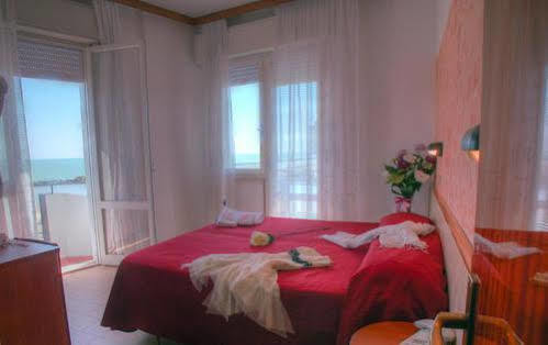 Hotel Merkury Torre Pedrera Екстер'єр фото